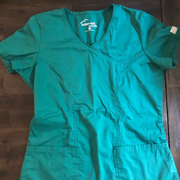 Uniform Advantage Tops Nwot Ua Butter Soft Scrubs Xs Top Hunter